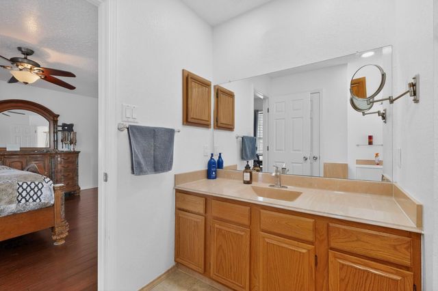 8100 Glenbrook Place NW, Albuquerque, NM 87120