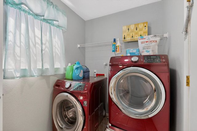 8100 Glenbrook Place NW, Albuquerque, NM 87120