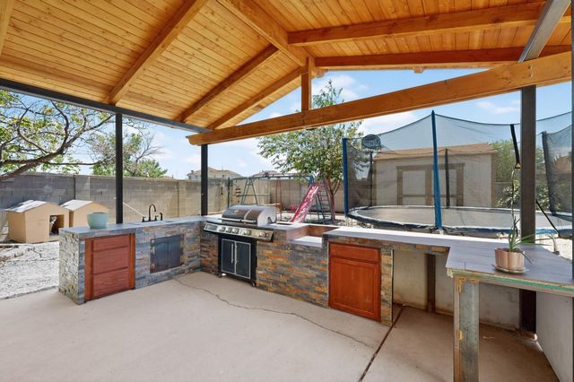 8100 Glenbrook Place NW, Albuquerque, NM 87120