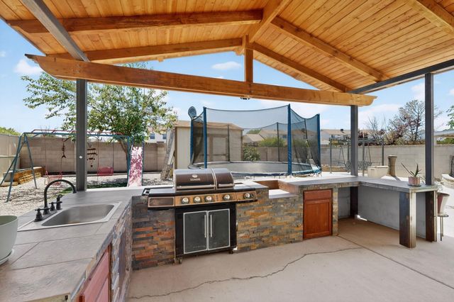 8100 Glenbrook Place NW, Albuquerque, NM 87120