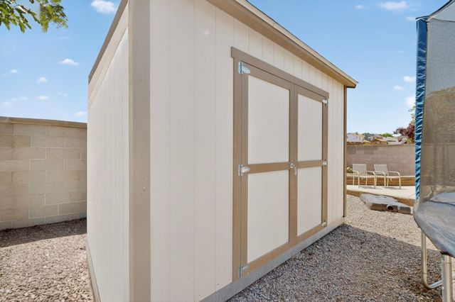 8100 Glenbrook Place NW, Albuquerque, NM 87120