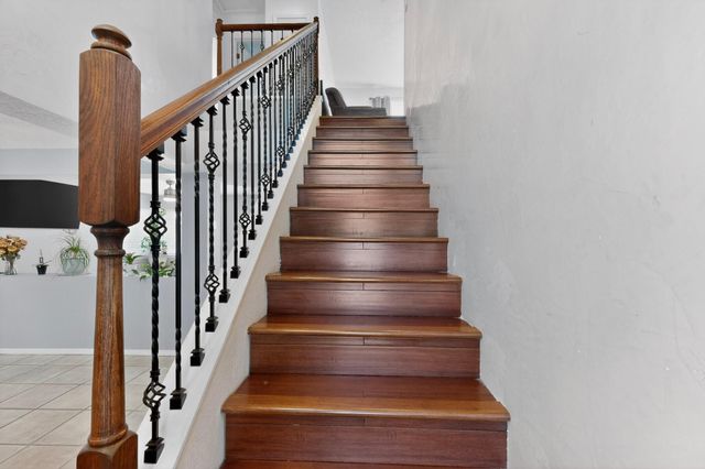 8100 Glenbrook Place NW, Albuquerque, NM 87120