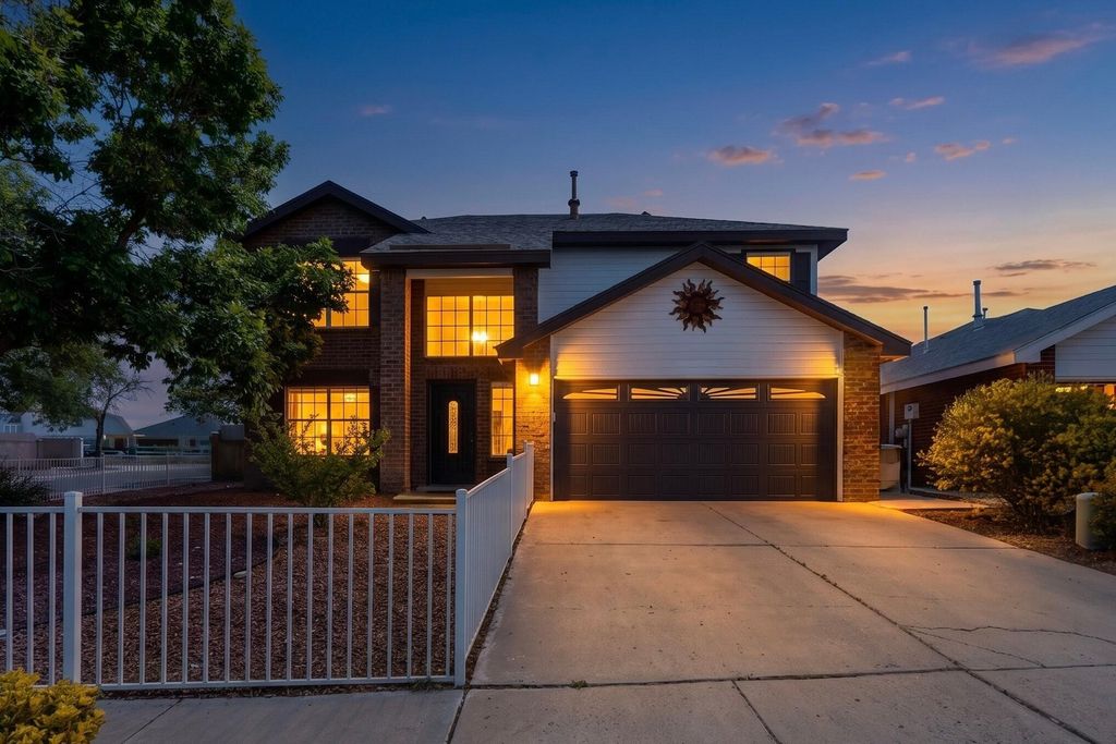 8100 Glenbrook Place NW, Albuquerque, NM 87120