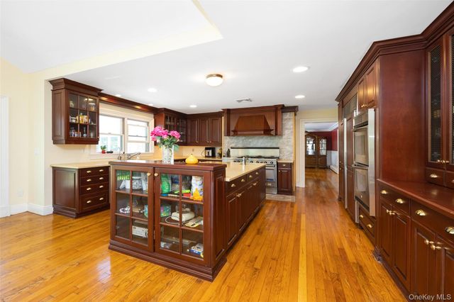 235 Centre Island Road, Oyster Bay, NY 11771