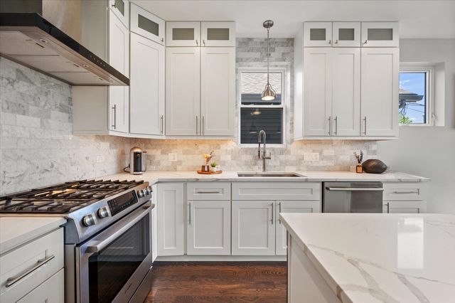 4137 N Lawndale Avenue, Chicago, IL 60618