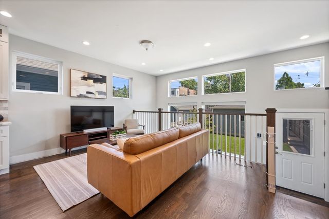 4137 N Lawndale Avenue, Chicago, IL 60618