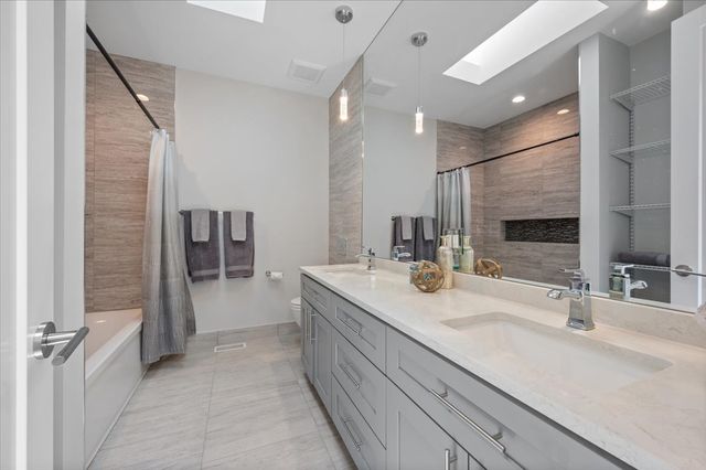 4137 N Lawndale Avenue, Chicago, IL 60618