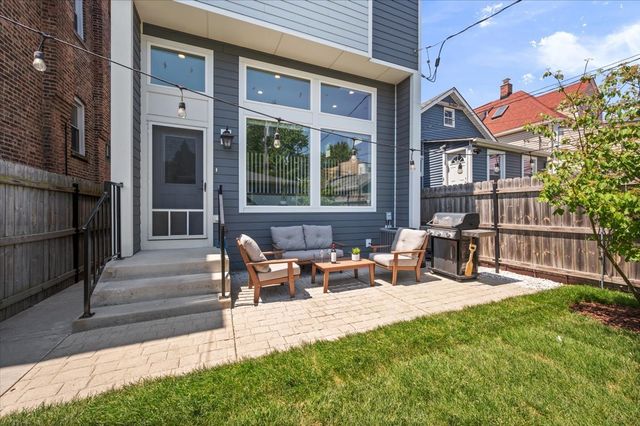 4137 N Lawndale Avenue, Chicago, IL 60618