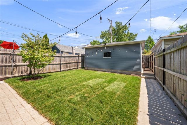 4137 N Lawndale Avenue, Chicago, IL 60618