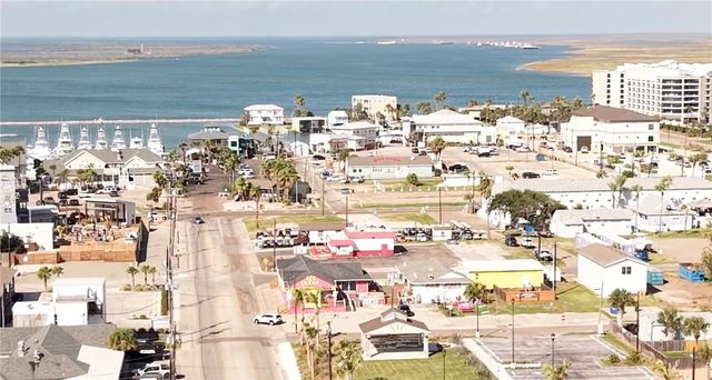 108 Horse Tail Lane, Port Aransas, TX 78373