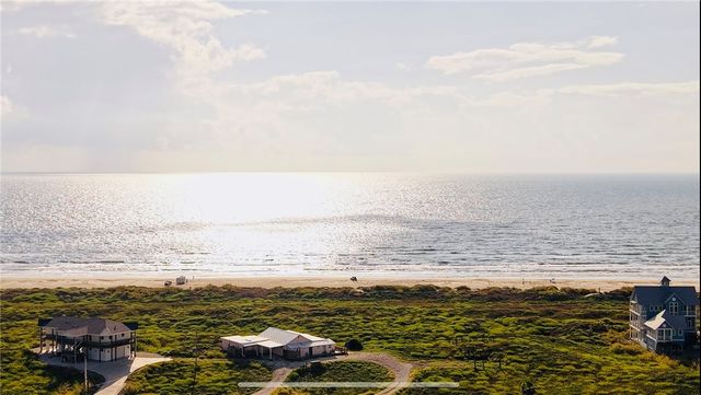 108 Horse Tail Lane, Port Aransas, TX 78373