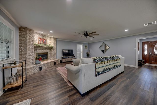 1600 Pecan Street, Brenham, TX 77833