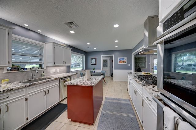 1600 Pecan Street, Brenham, TX 77833
