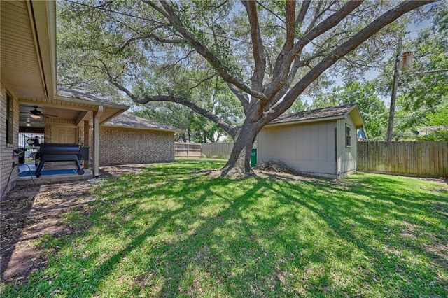 1600 Pecan Street, Brenham, TX 77833