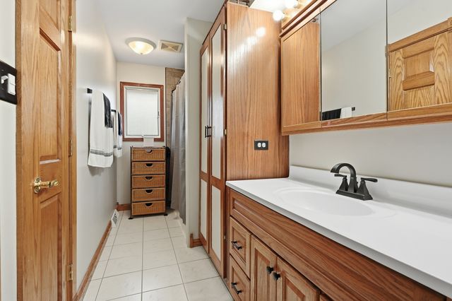 4328 WAGMAN Street, Oak Forest, IL 60452