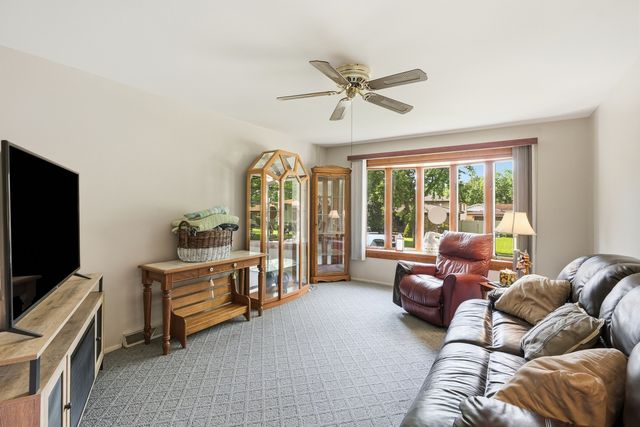 4328 WAGMAN Street, Oak Forest, IL 60452