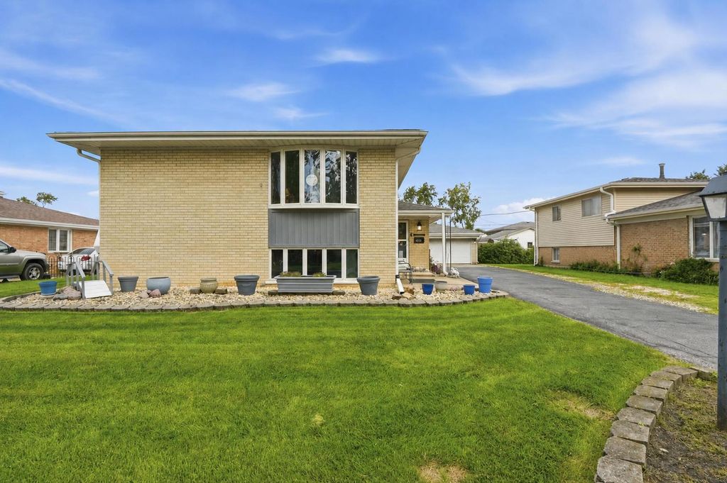 4328 WAGMAN Street, Oak Forest, IL 60452 — photo 2