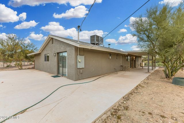 49416 N 26TH Avenue, New River, AZ 85087
