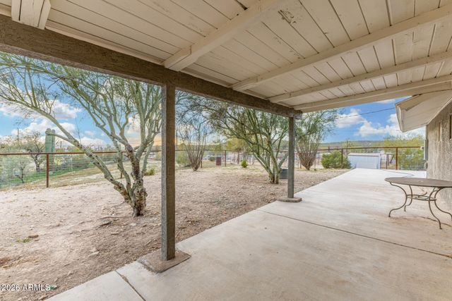 49416 N 26TH Avenue, New River, AZ 85087