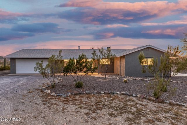 49416 N 26TH Avenue, New River, AZ 85087