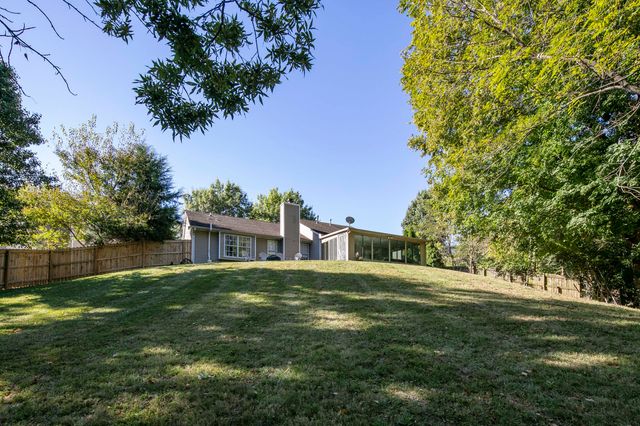 2151 Stonewood Lane, Lexington, KY 40509