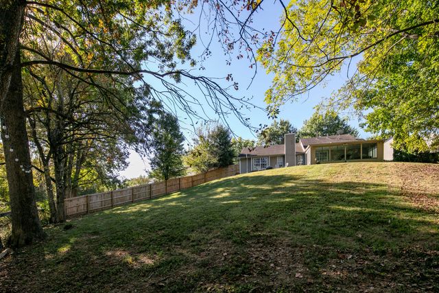 2151 Stonewood Lane, Lexington, KY 40509