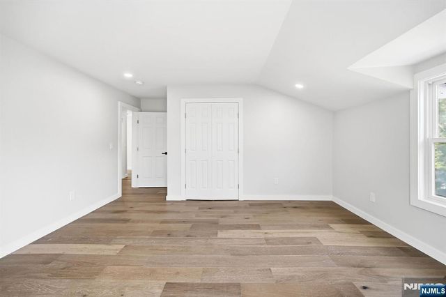 16 Yearling Trail, West Milford, NJ 07421
