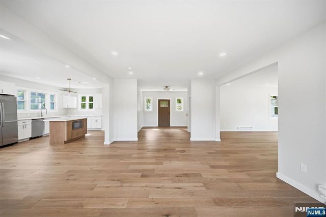 16 Yearling Trail, West Milford, NJ 07421