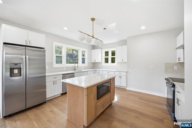 16 Yearling Trail, West Milford, NJ 07421