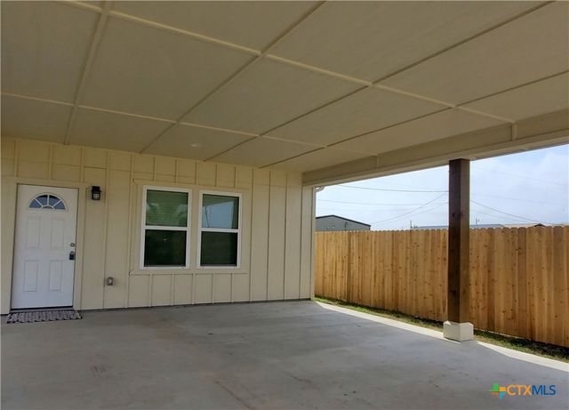 1201 W HOUSTON Avenue, Seadrift, TX 77983