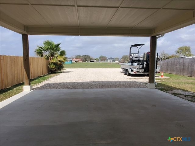 1201 W HOUSTON Avenue, Seadrift, TX 77983