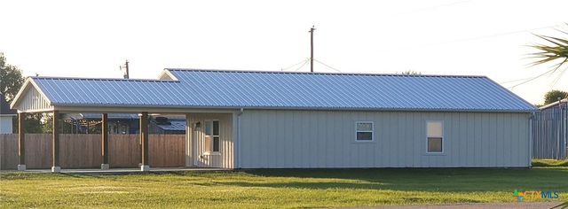 1201 W HOUSTON Avenue, Seadrift, TX 77983