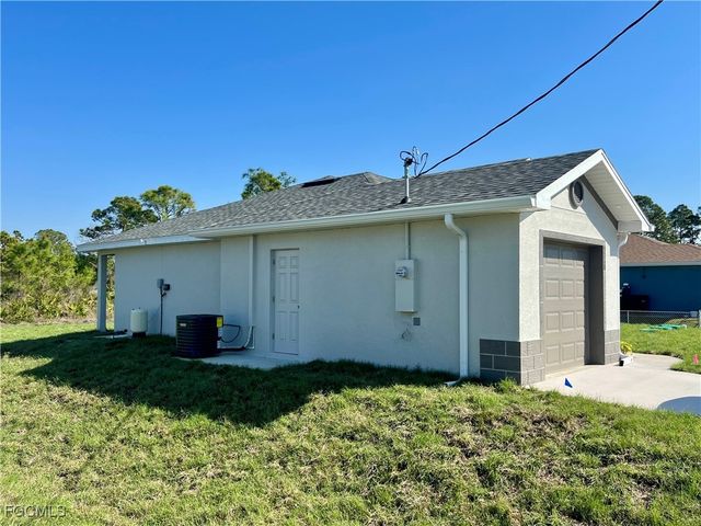 2907 38th ST W, Lehigh Acres, FL 33971