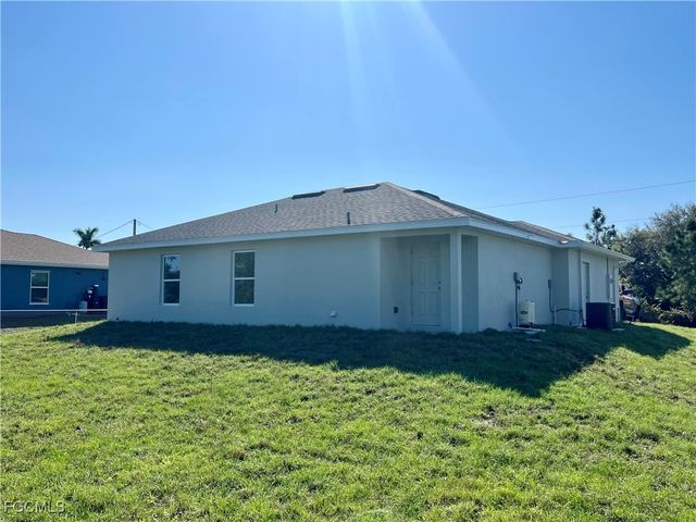 2907 38th ST W, Lehigh Acres, FL 33971