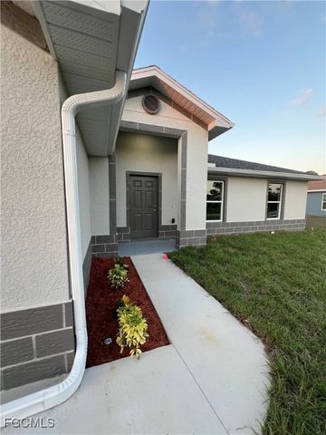 2907 38th ST W, Lehigh Acres, FL 33971