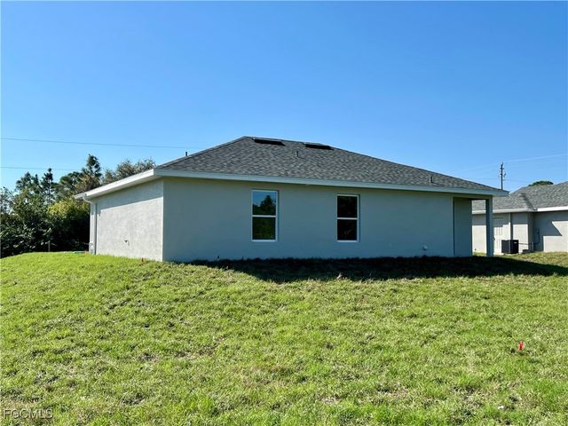 2907 38th ST W, Lehigh Acres, FL 33971