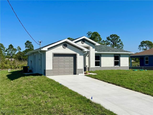 2907 38th ST W, Lehigh Acres, FL 33971