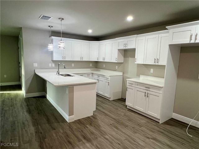 2907 38th ST W, Lehigh Acres, FL 33971
