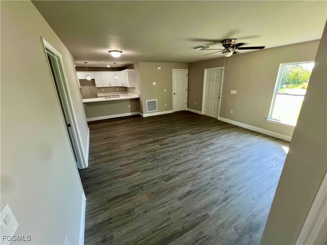 2907 38th ST W, Lehigh Acres, FL 33971