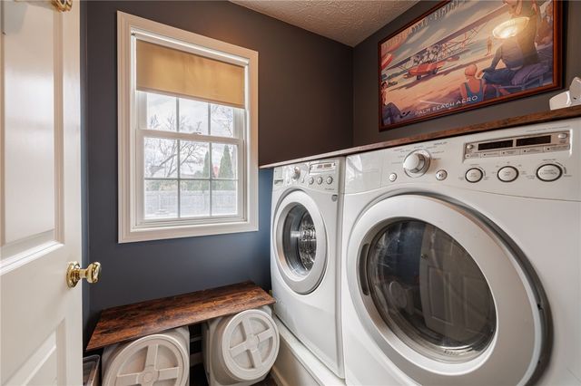 6195 Fawn Meadow Street, Farmington, NY 14425