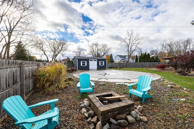 6195 Fawn Meadow Street, Farmington, NY 14425