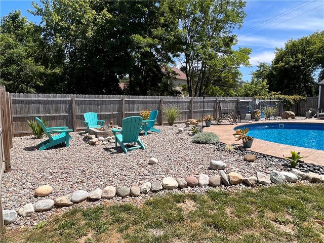 6195 Fawn Meadow Street, Farmington, NY 14425