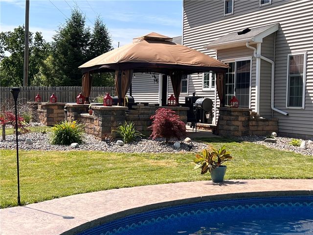 6195 Fawn Meadow Street, Farmington, NY 14425