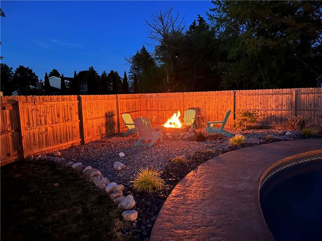 6195 Fawn Meadow Street, Farmington, NY 14425