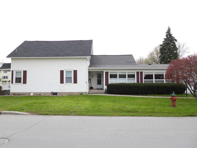 122 Maple Street, Rouses Point, NY 12979