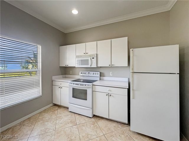 906 Alfreda AVE, Lehigh Acres, FL 33971