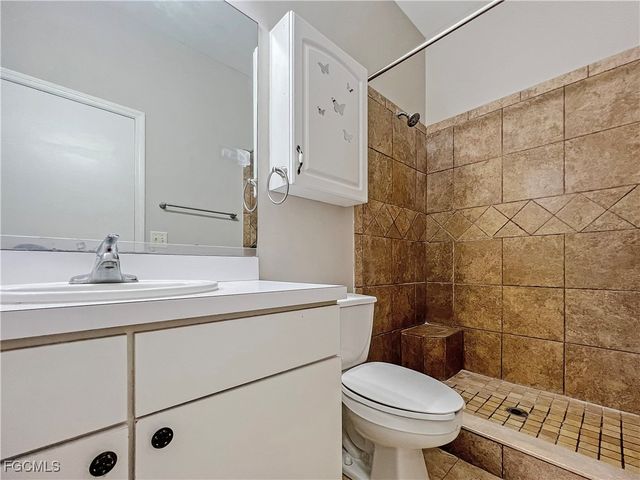 906 Alfreda AVE, Lehigh Acres, FL 33971