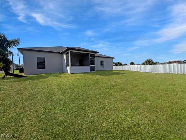 906 Alfreda AVE, Lehigh Acres, FL 33971