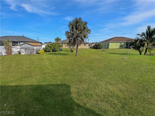 906 Alfreda AVE, Lehigh Acres, FL 33971