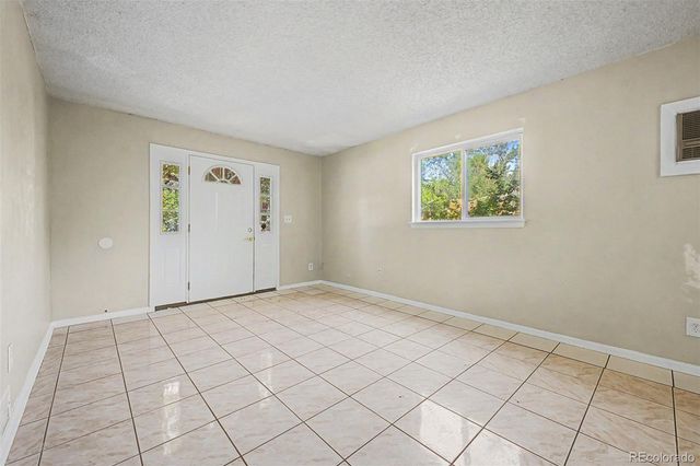 1042 Yuba Street, Aurora, CO 80011